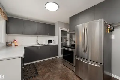 Interior photo 3 of 9012 MEADOWLARK RD NW