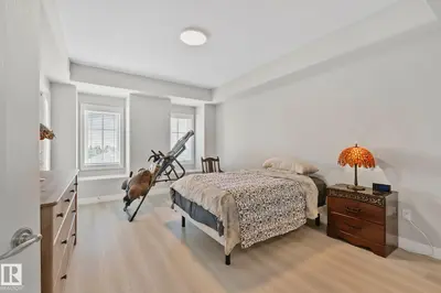 Interior photo 4 of #432 1406 HODGSON WY NW