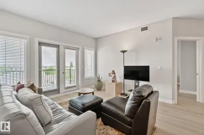 Interior photo 2 of #432 1406 HODGSON WY NW