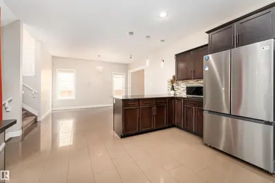 Interior photo 3 of 7916 18 AV SW
