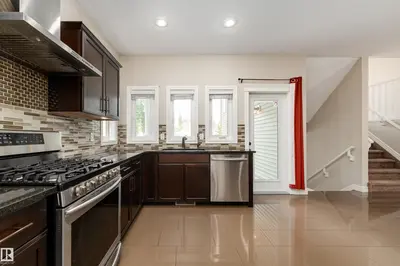 Interior photo 2 of 7916 18 AV SW