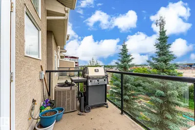 Interior photo 4 of #402 10121 80 AV NW