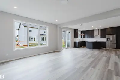 Interior photo 4 of 1523 206 ST NW