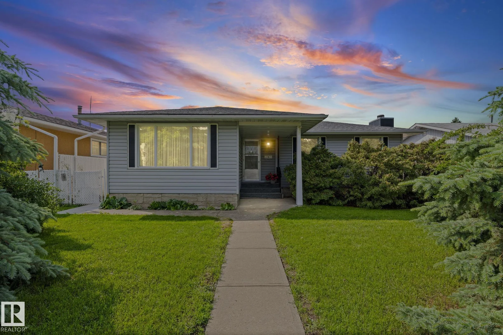 8323 142 AV NW, Edmonton - 4 bedroom Detached Single Family for sale