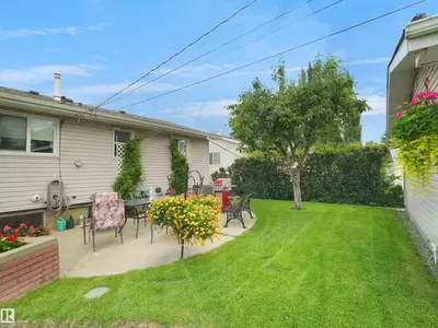 Interior photo 1 of 13615 136A AV NW