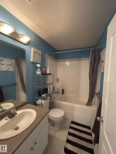 Interior photo 4 of 17 WILLOWBY CL