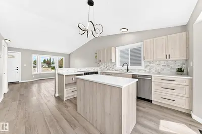 Interior photo 2 of 37 GLENWOOD CR