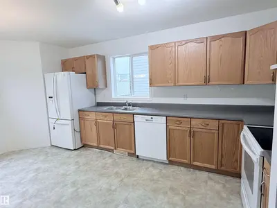 Interior photo 4 of 1920 37 AV NW