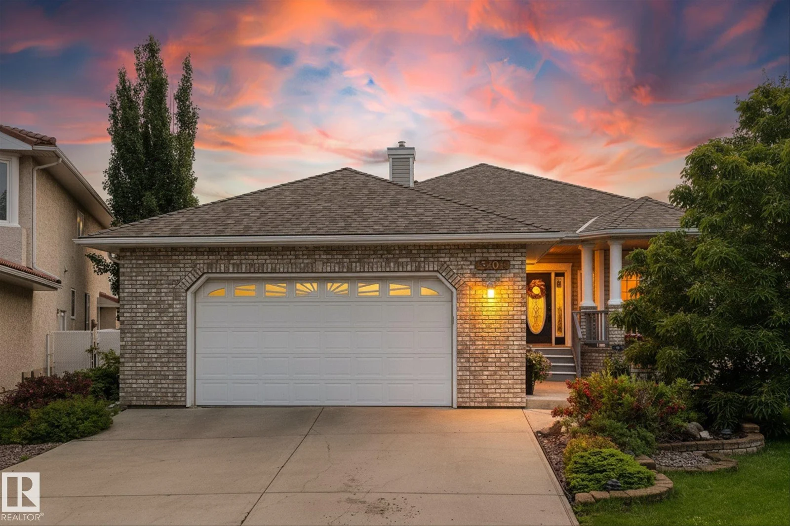 8704 165 AV NW NW, Edmonton - 5 bedroom Detached Single Family for sale
