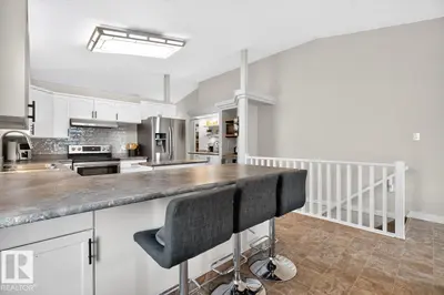 Interior photo 3 of 448 ORMSBY RD W NW