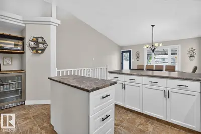 Interior photo 4 of 448 ORMSBY RD W NW