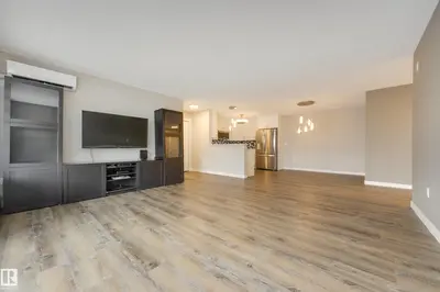 Interior photo 3 of #412 70 CRYSTAL LN