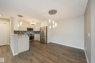 Interior photo 4 of #412 70 CRYSTAL LN