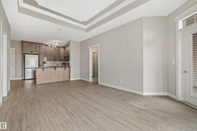 Interior photo 3 of #409 511 QUEEN ST