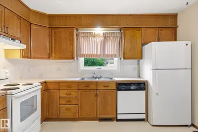 Interior photo 3 of 244 NORTHMOUNT DR
