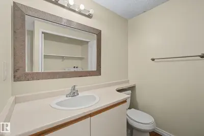 Interior photo 4 of 