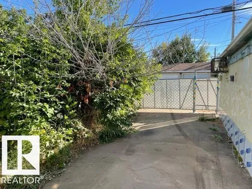 10917 96 ST NW, Edmonton - $258,000