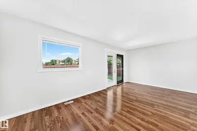 Interior photo 3 of 