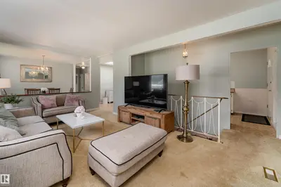 Interior photo 3 of 947 ALDER AV