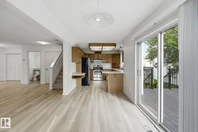 Interior photo 2 of #8 10 DEVON CL