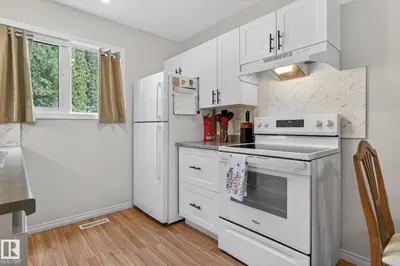 Interior photo 3 of 11339 22 AV NW