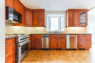 Interior photo 3 of 11619 SASKATCHEWAN DR NW