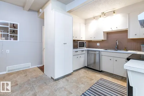 6303 89 AV NW, Edmonton - $529,900