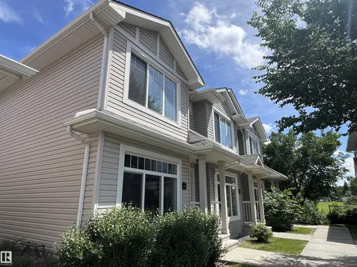 #18 6032 38 AV NW, Edmonton - $269,900