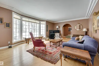 Interior photo 3 of 106 ST GEORGE'S CR NW