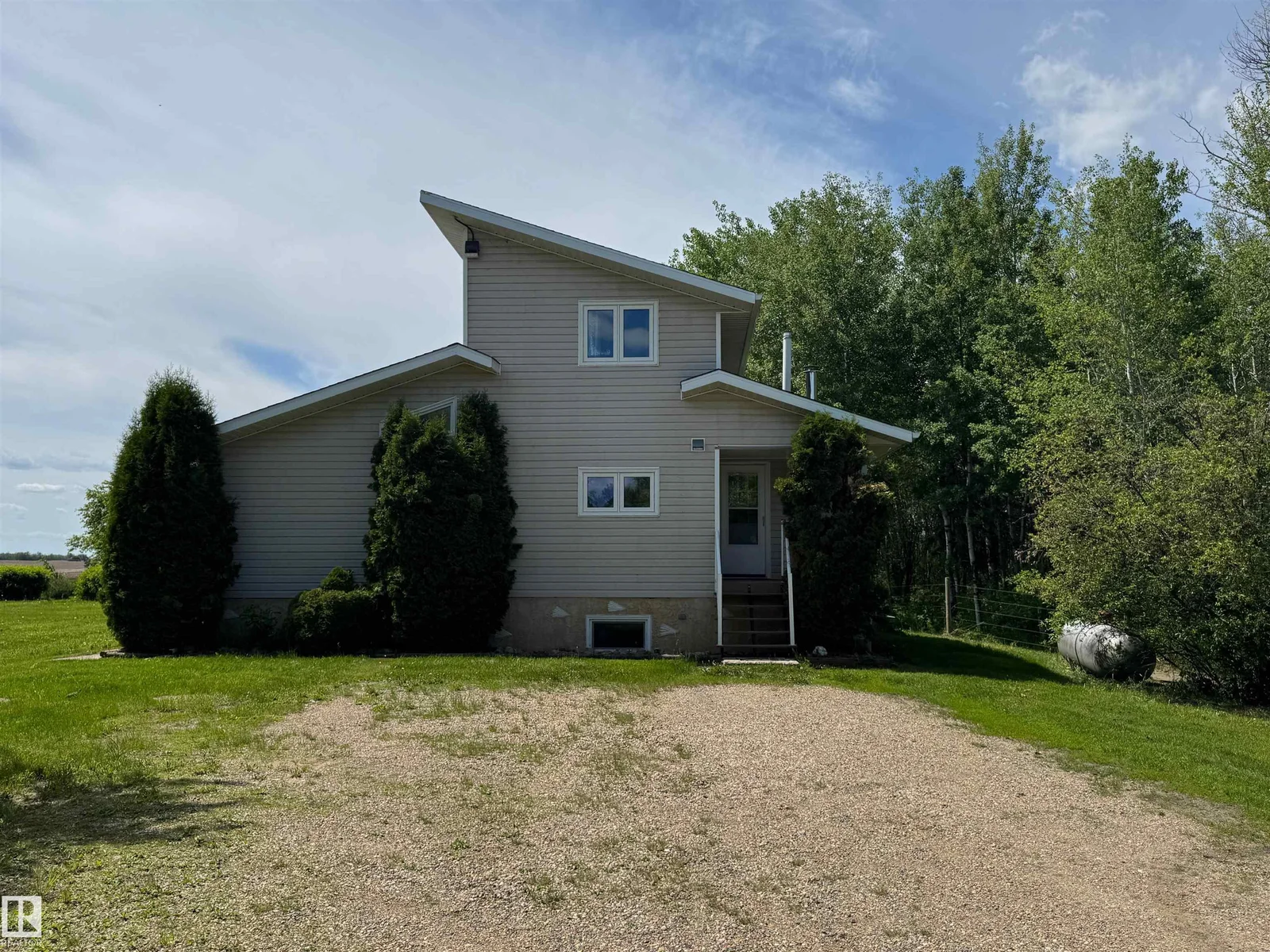 , Rural St. Paul County - 2 bedroom Detached Single Family for sale