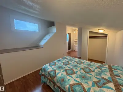 Interior photo 4 of 