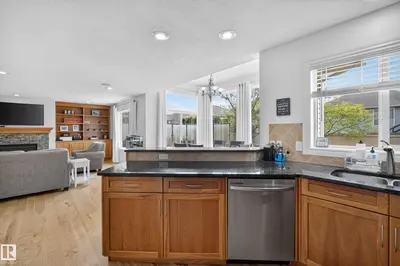 Interior photo 3 of 101 RIDGEBROOK CL