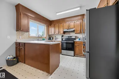 Interior photo 3 of 2027 38 ST NW