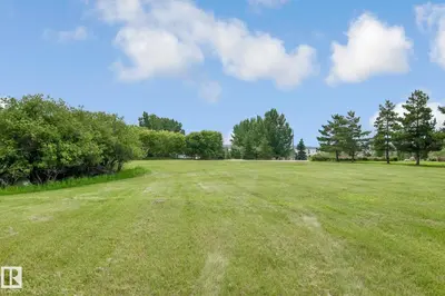 Interior photo 3 of 4 46511 Twp Rd 611