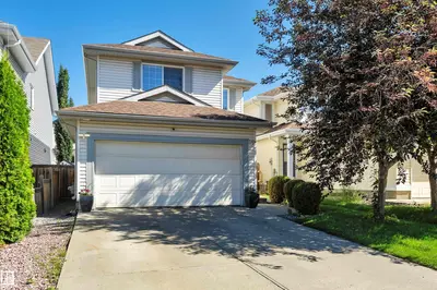 Interior photo 1 of 5912 8 AV SW