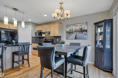 Interior photo 2 of 5912 8 AV SW