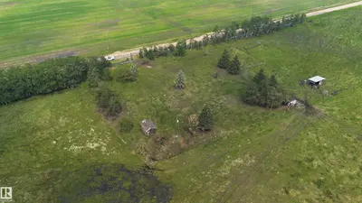 Interior photo 3 of 242xx TWP RD 592