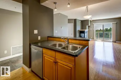 Interior photo 4 of #607 11111 82 Avenue NW