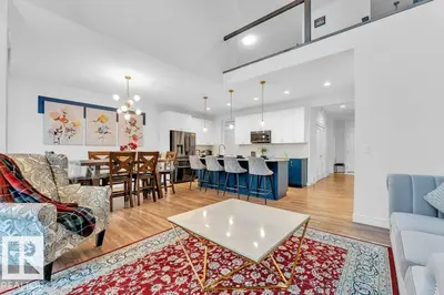 Interior photo 2 of 501 CONROY CR SW