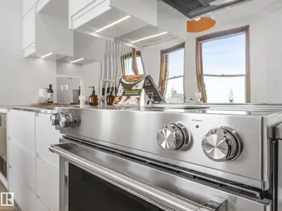 Interior photo 3 of #807 10134 100 ST NW