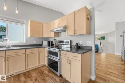 Interior photo 3 of 22 LANDSDOWNE DR