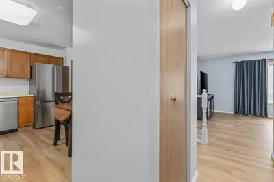 Interior photo 1 of 219 KNOTTWOOD RD NW