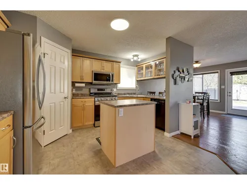 2208 BAKER CL SW, Edmonton - $550,000