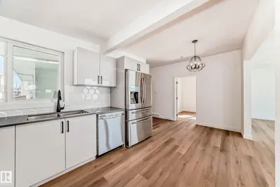 Interior photo 2 of 7220 152a Ave NW