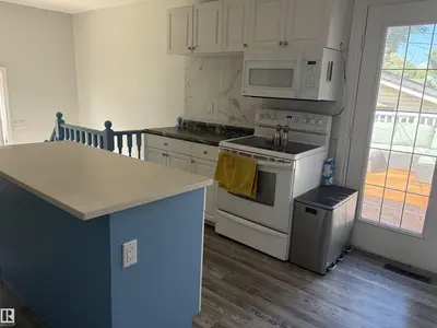 Interior photo 3 of 15922 92 AV NW