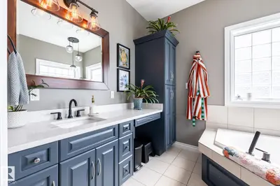 Interior photo 2 of 4447 Yeoman DR