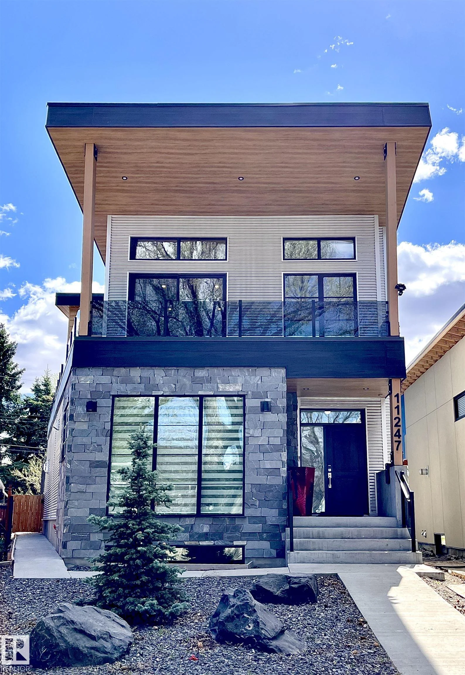 11247 71 AV NW, Edmonton - 5 bedroom Detached Single Family for sale