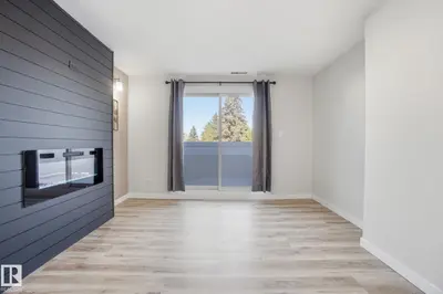 Interior photo 4 of 71 Lancaster TC NW