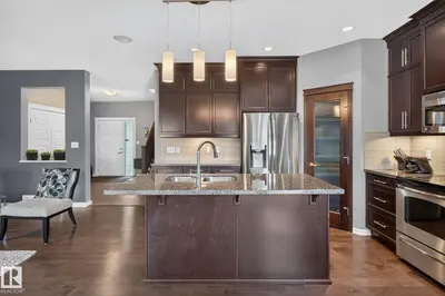 Interior photo 2 of 3611 15A ST NW