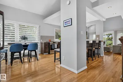 Interior photo 4 of #4 9529 87 AV NW
